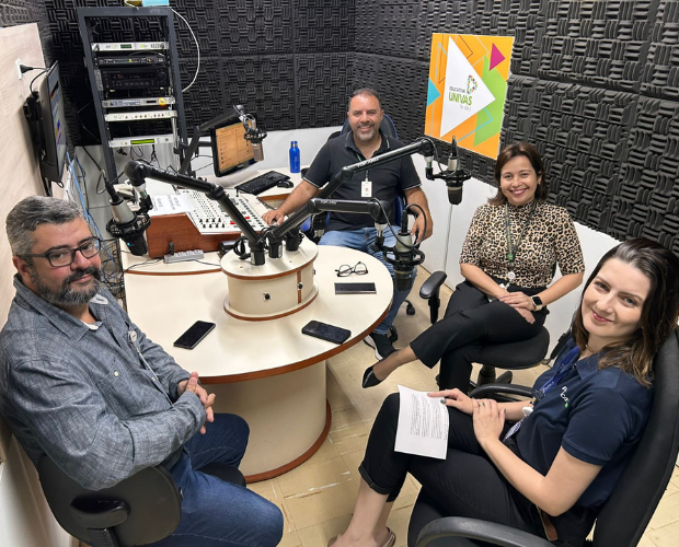 Pr�mio de Responsabilidade Socioambiental Univ�s/Pr�tica � tema de entrevista na Univ�s FM